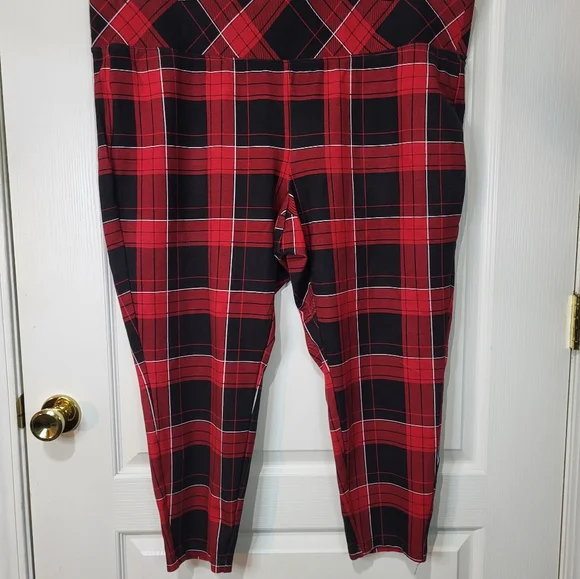 Torrid Premium Ponte stretch Pull-on Pixie Pant - Picture 3 of 9